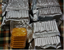 梱包された非常食のクッキー